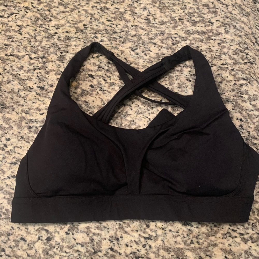 Lululemon sports bra size 6